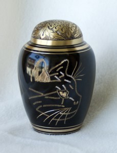 0713-BlackGoldCat-1000px