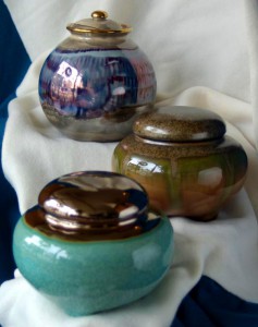 Urn-CeramicReactiveGlaze