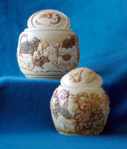 Urn-CotswoldCats
