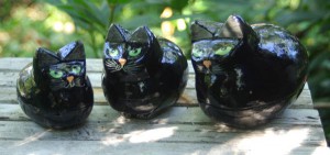 Urn-SolidBlack-front
