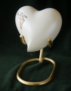Calla-lily-keepsake-stand-1000px