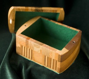 Wooden-keepsake-open-1000px